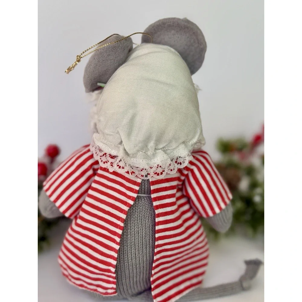 VTG Handmade Christmas Sock Mouse Family Ornaments/Decor - Stuffed/Felted/Beaded